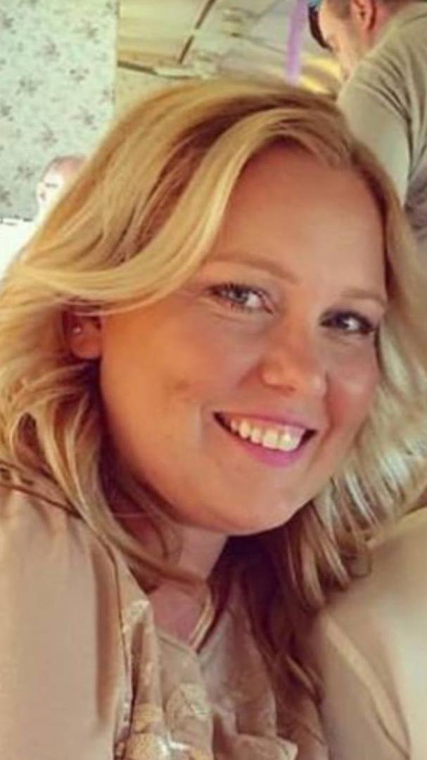 What a beautiful woman. My grand daughter Lauren Thomas, love ya girl😘