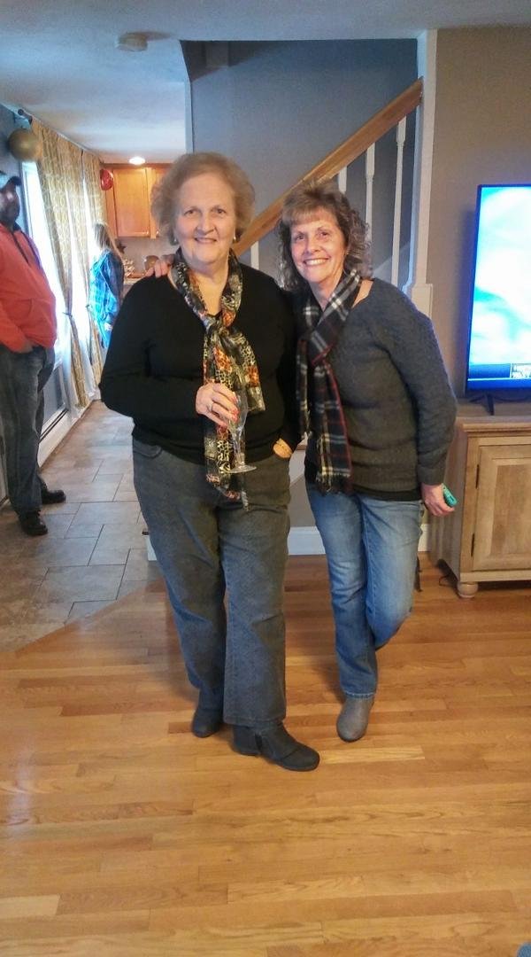 my mom and sister Elaine💜