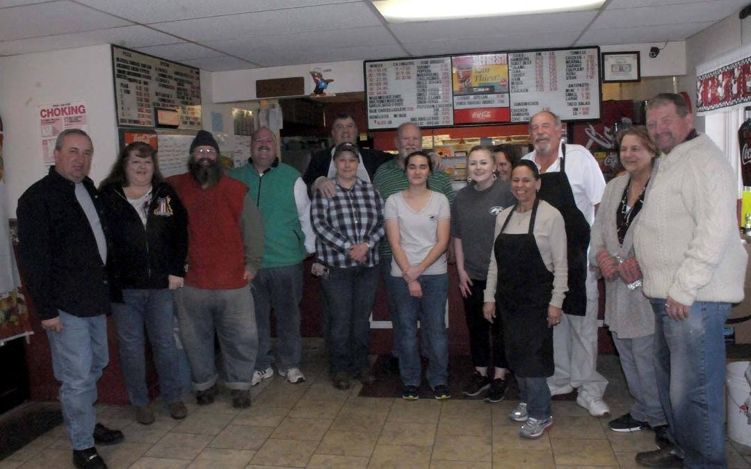 What I did for Thanksgiving today: I volunteered at Luigi's Pizzeria, 104 Water St. in Boonville,NY from 9:30 am - 5 pm. They prepared almost 600 meals that they gave away free to anyone who wanted one.The restaurant filled