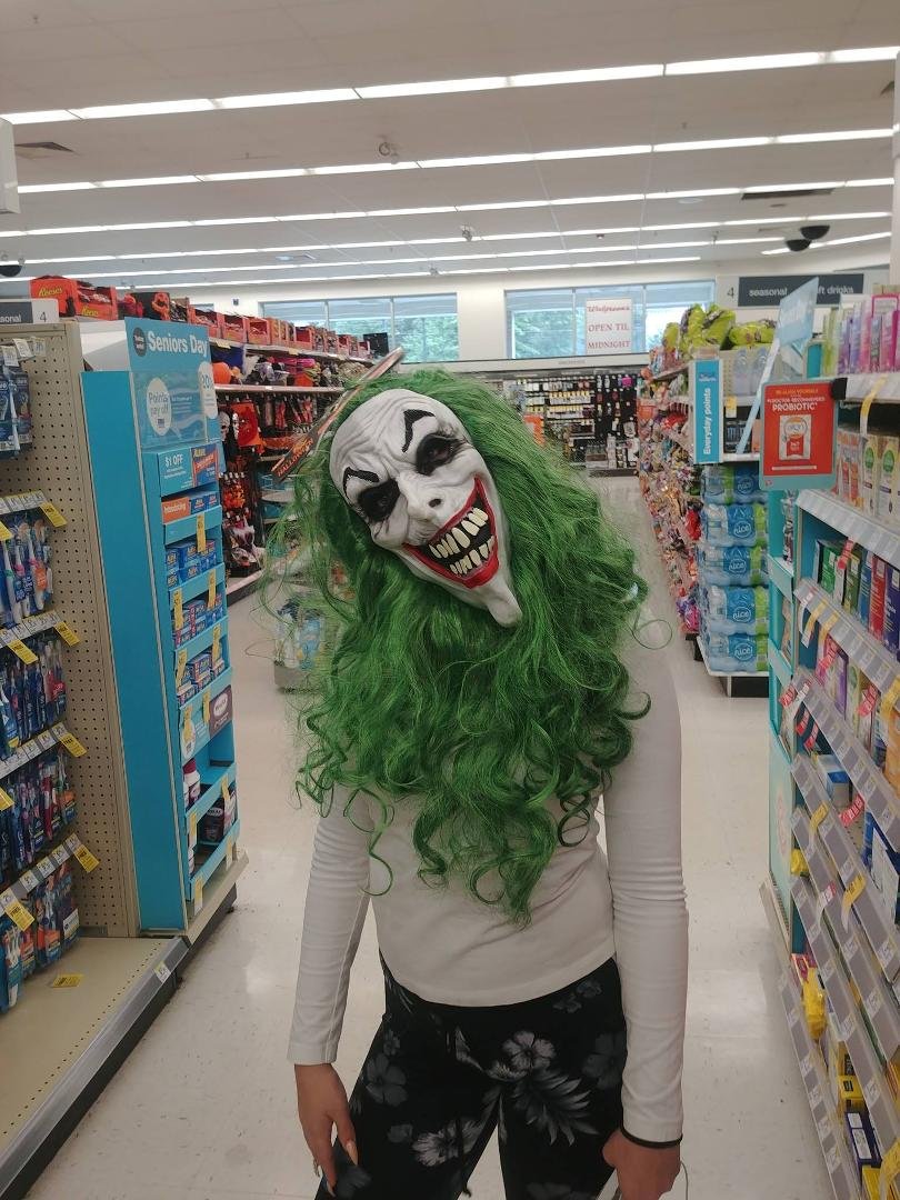 Destiny getting ready for Halloween 🎃