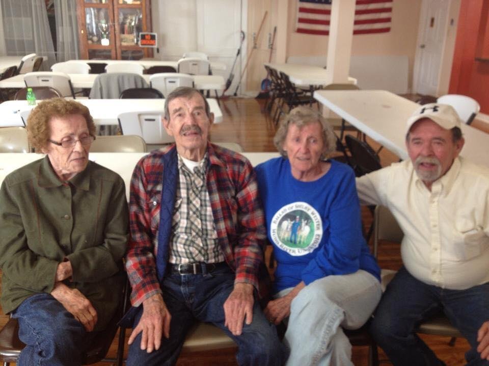 Dad -Jean Ferrell-Annie Wester-Tyler Peay. The last reunion 2014, that Dad went to...