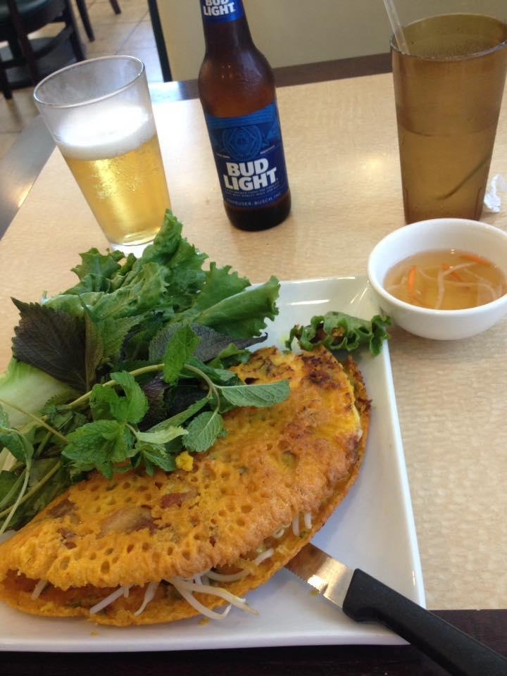 Just having a Bonn Sow (Banh Xeo ? ), delicious. Rice Crepe with shrimp and pork. Wow.