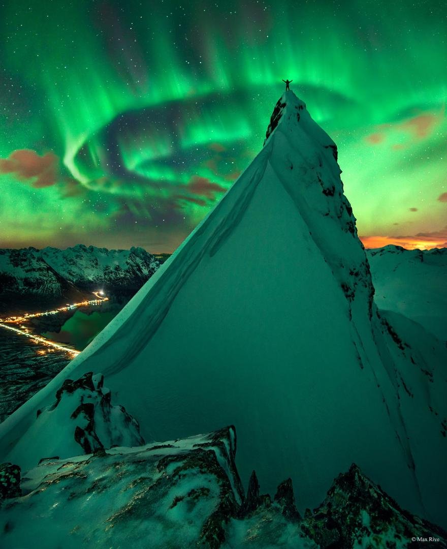 In Green Company: Aurora over Norway
Image Credit & Copyright: Max Rive
Explanation: Raise your arms if you see an aurora. With those instructions, two nights went by with, well, clouds -- mostly. On the third night of ret
