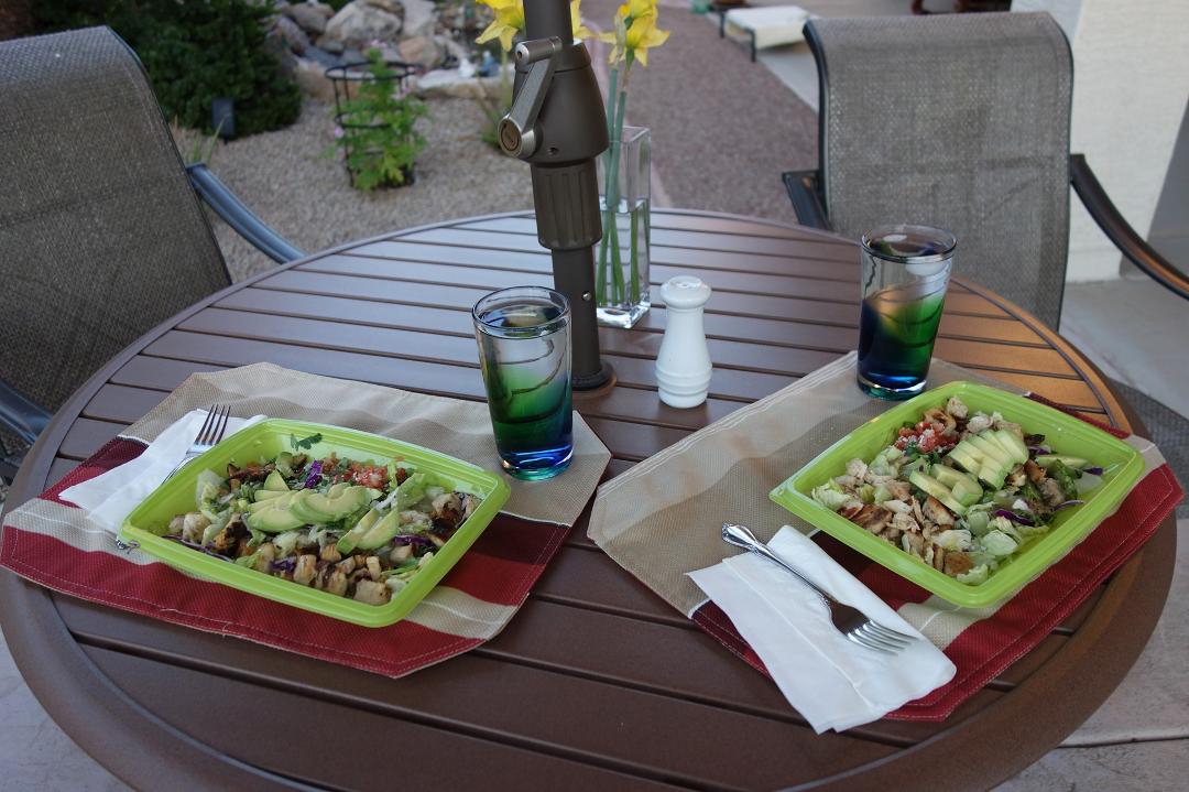 I know you are anxious, waiting for my dinner menu.... Don't be afraid, no more hot delicious powdered meals. I picked up the takeout at Pollo Loco!! Chicken avocado salads, hold the dressing and the croutons. Enviou