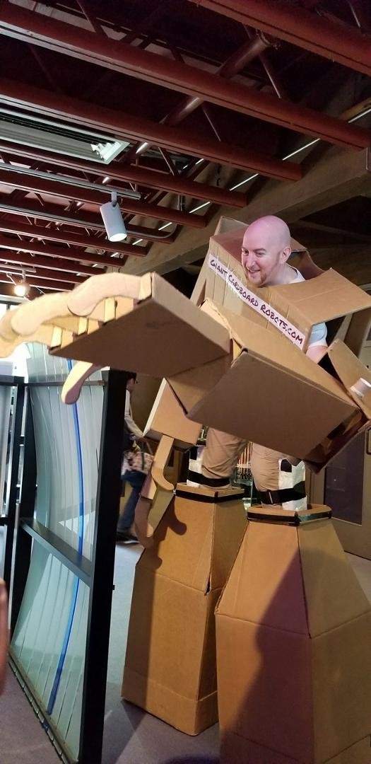 Giant robot