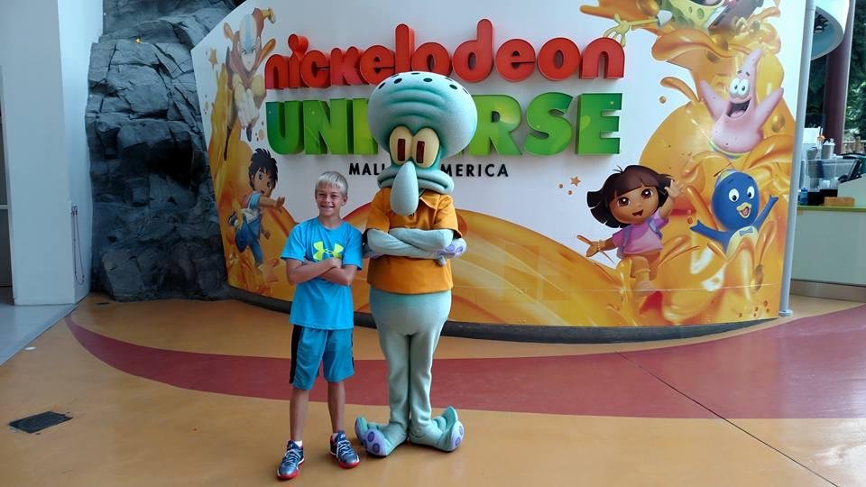 David and Squidward at the Mall of America