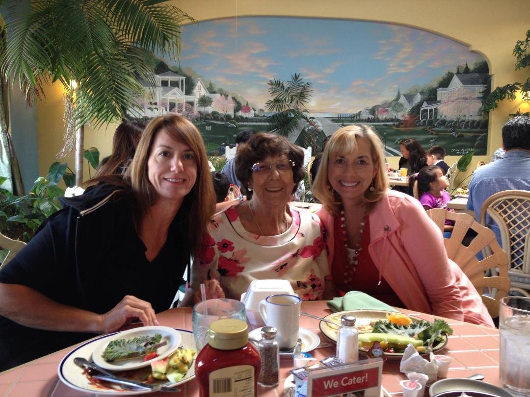 Breakfast with Mom & Sister, Elaine.