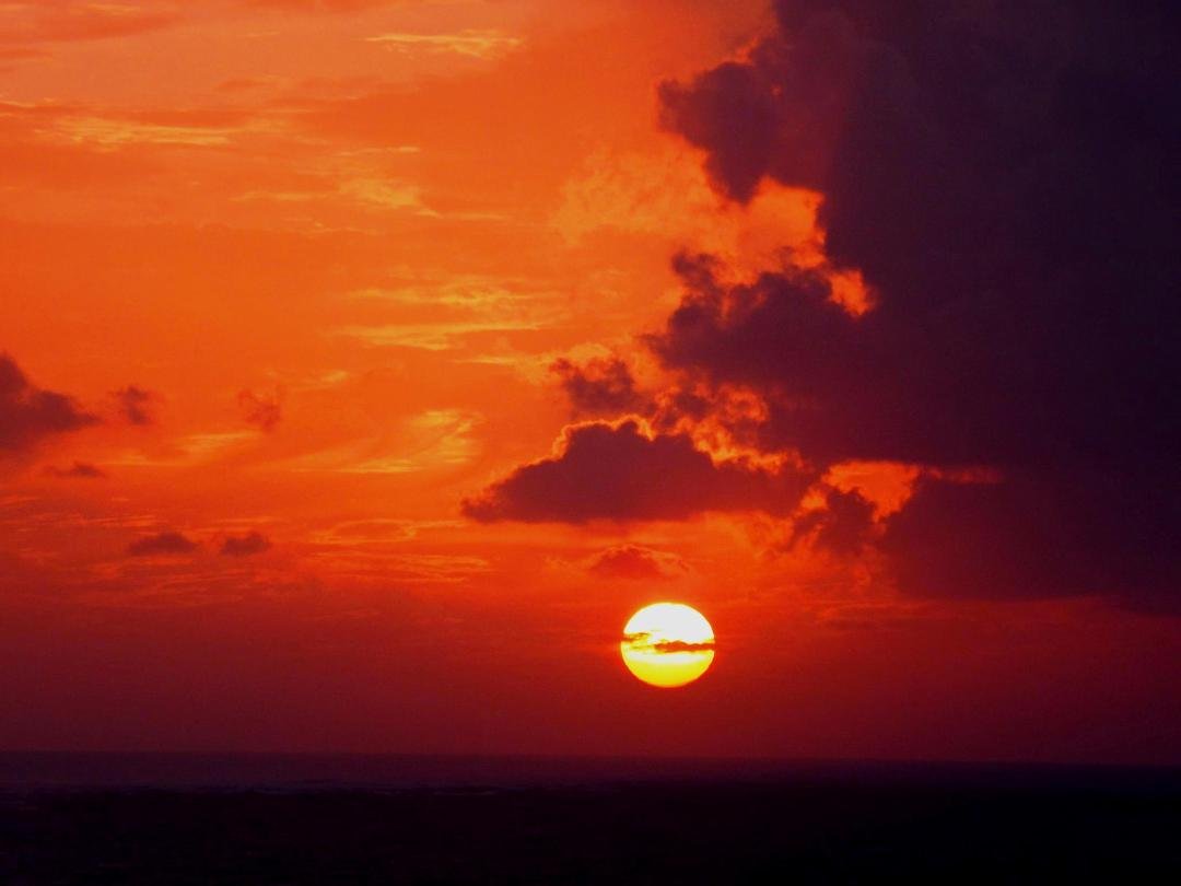 Watching the sunset in Kauai with my Susie-Love... Beautiful!