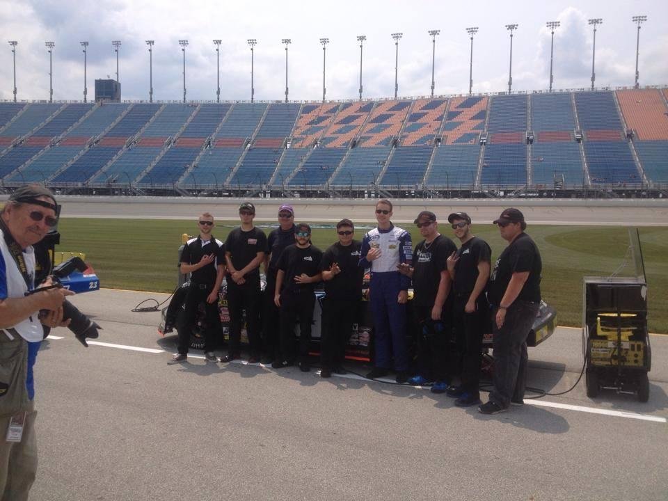 thought id steal a good photo of the whole team good job jerry!! good job everyone !!