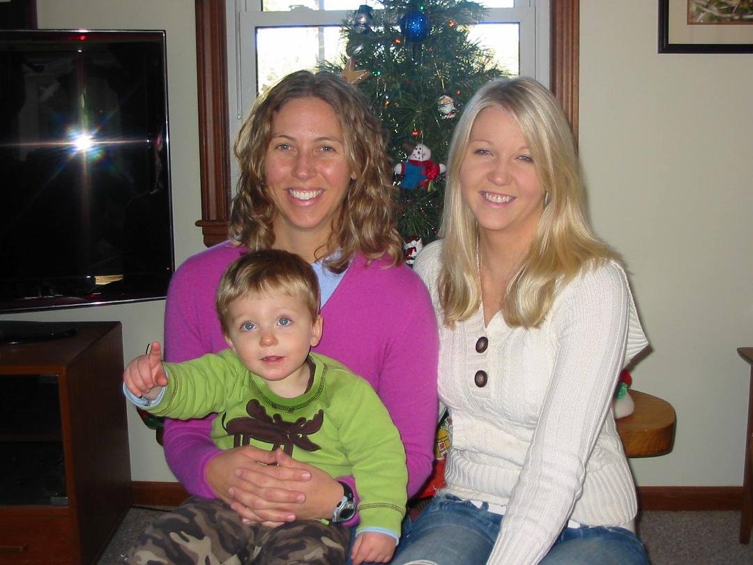 Alison Moulding Larkin, Rylan Larkin, Kimberly Moulding; December 2009.