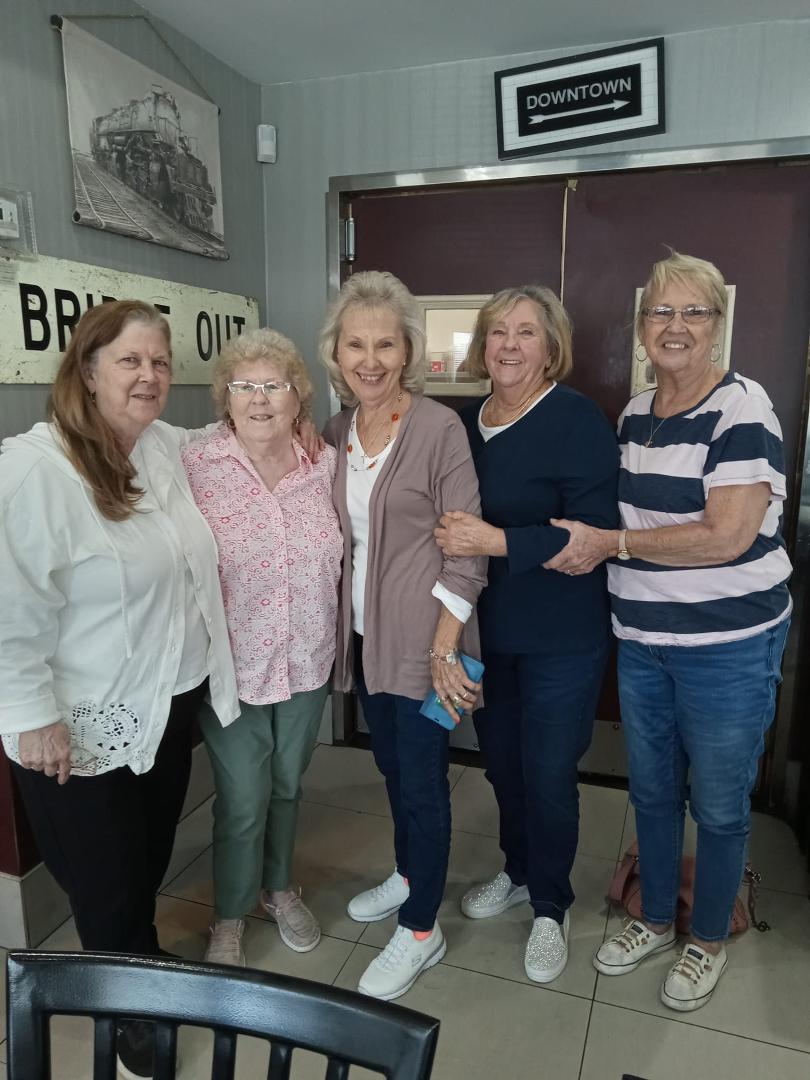 Finally got together for lunch at maybrook diner with friends.good day