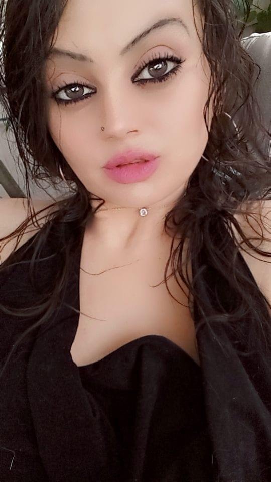 Dezarae Conniff's album, Mobile uploads