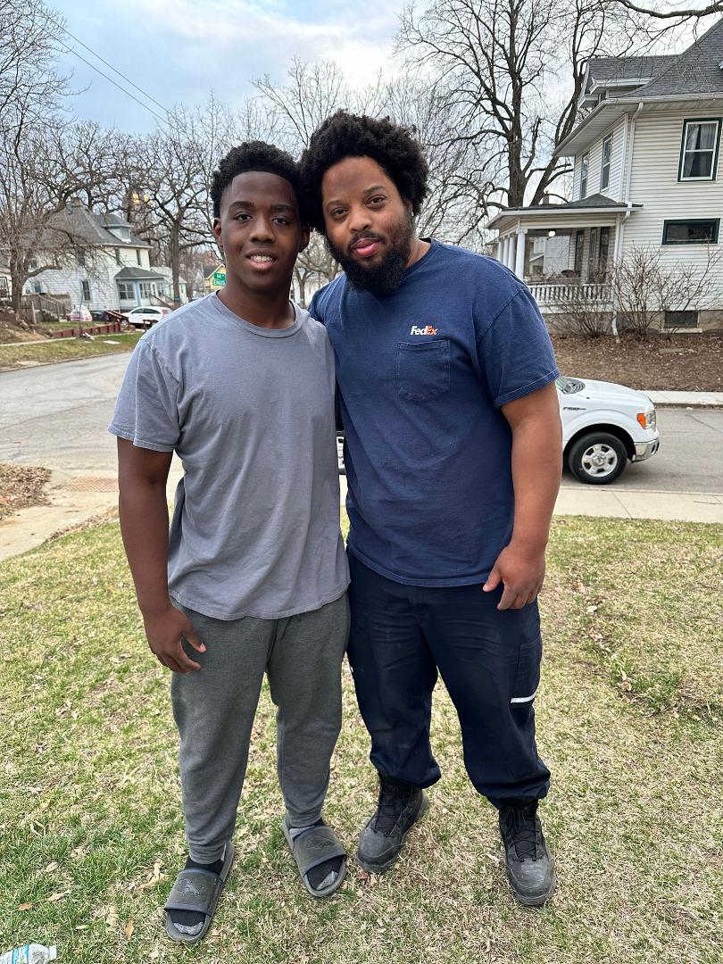Dontay Davis' album, Mobile uploads