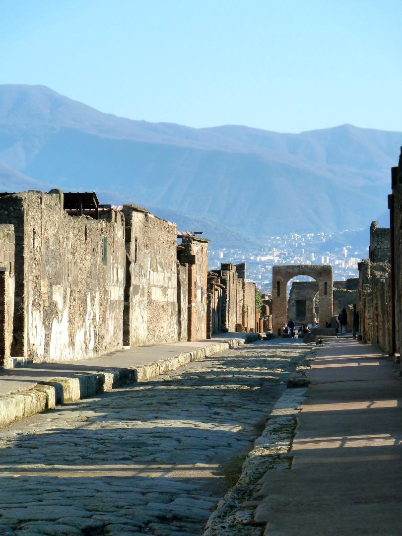 the longest street in Pompeii