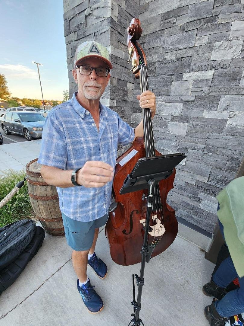 Lens distortion makes my upright bass look like a cello.