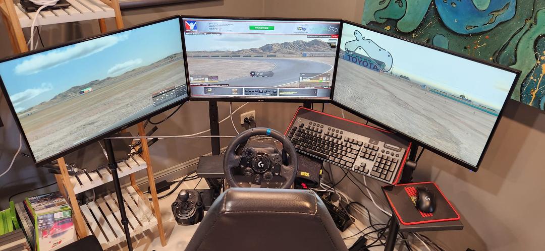 Racing Willow Springs Racway in a Toyota 86
