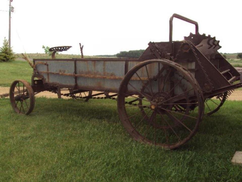 ---------- Forwarded message ----------
From:
YOU'RE PROBABLY NOT INTERESTED IN USED FARM EQUIPMENT, BUT YOU MIGHT ENJOY THIS AD TAKEN FROM CRAIG'S LIST.
FIFTY YEAR OLD MANURE SPREADER - $1