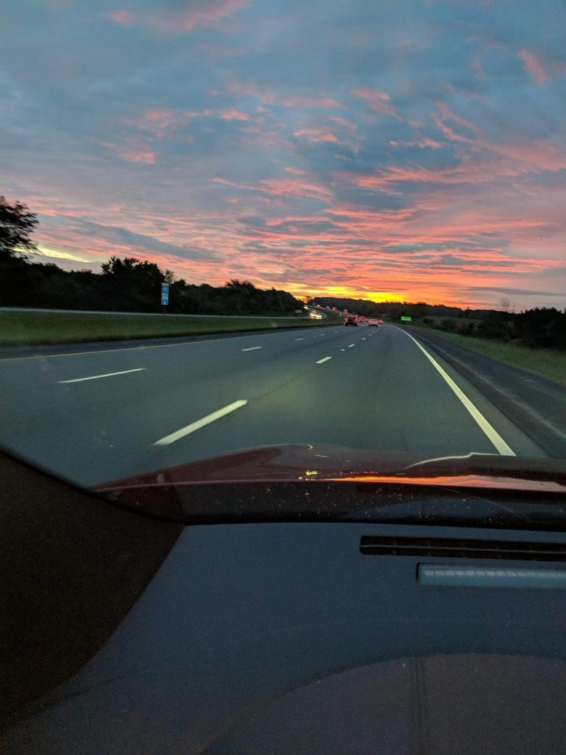 What a beautiful sky this morning on my way to the airport...mother nature..there's nothing like it!