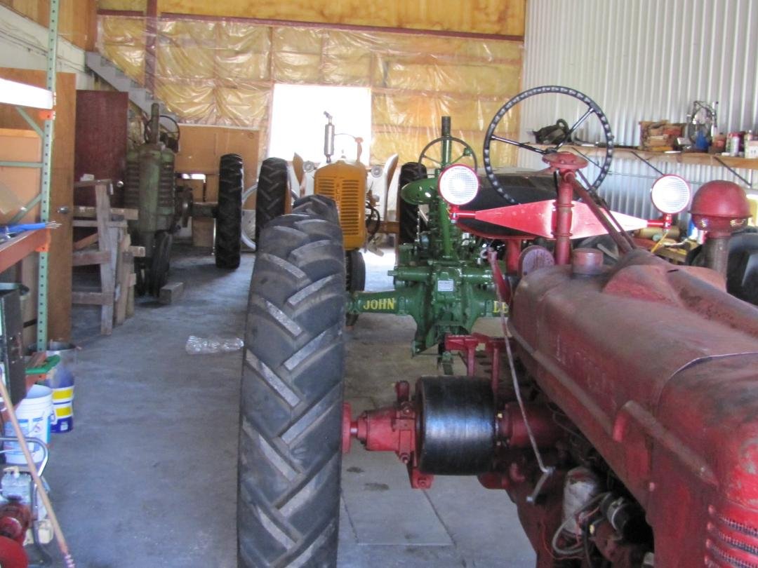 This is the heated part of the warehouse which could also be air- conditioned because of the insulationin view. This picture was taken in the fall of 2014. This is the workshop area. Some of the work benches have already