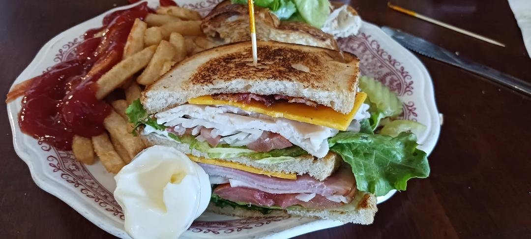 Haven't been here in a while. Enjoying my clubhouse sandwich.