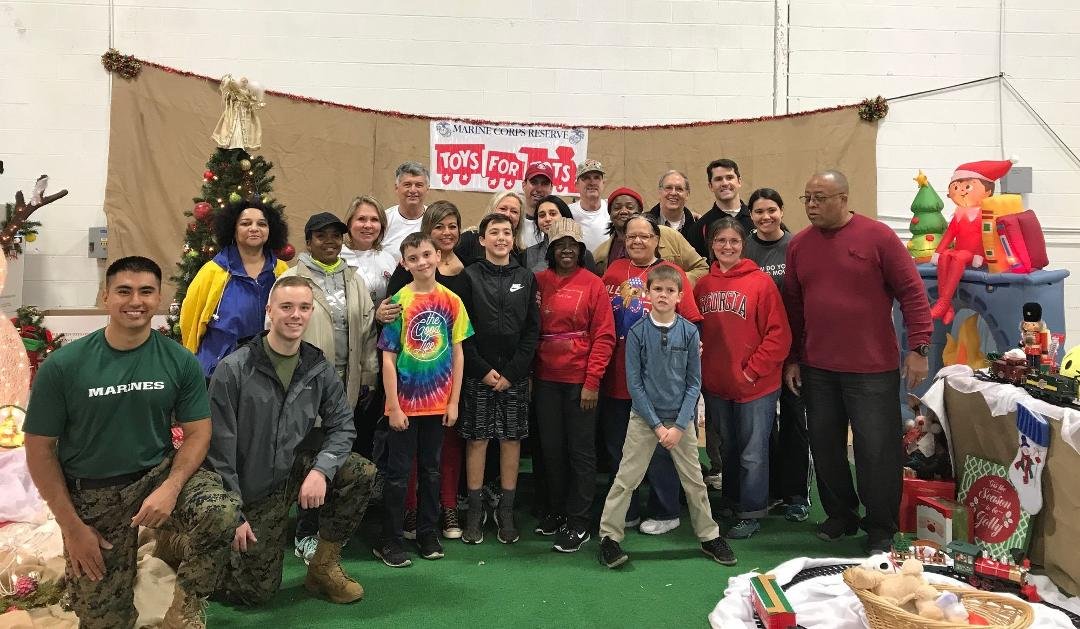 On Saturday, December 1st, despite it being a very wet, cold and blustery day, a couple dozen Life Members, family and friends, volunteered to assist with the Atlanta Marine Reserves 2018 Toys for Tots Campaign! We spent t