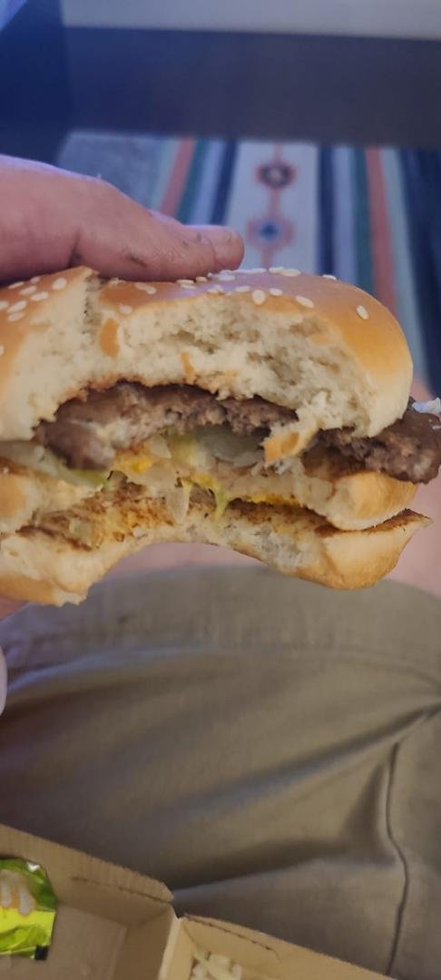 Franklin McDonalds - how hard is it to put 2 (2) all beef patties ???? No wonder folks hate this place.