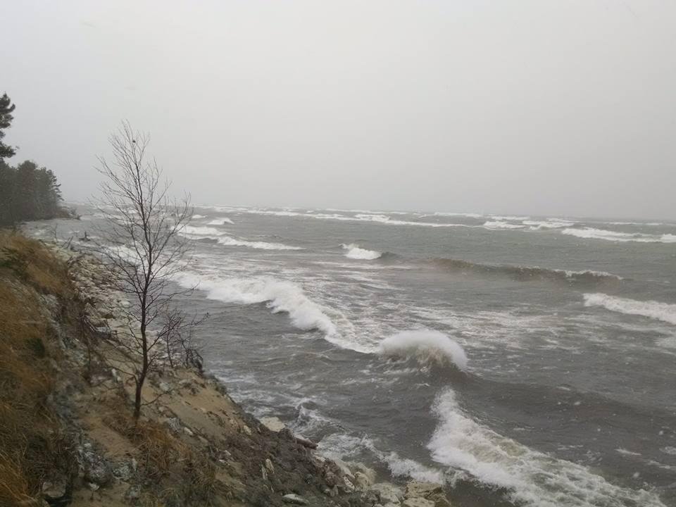 "Gales of November come thrashing" - yesterday at Whitefish Point.
Temp was mid-60's on Fri - mid-20's on Sat. Guess we will have a movie-marathon this pm.