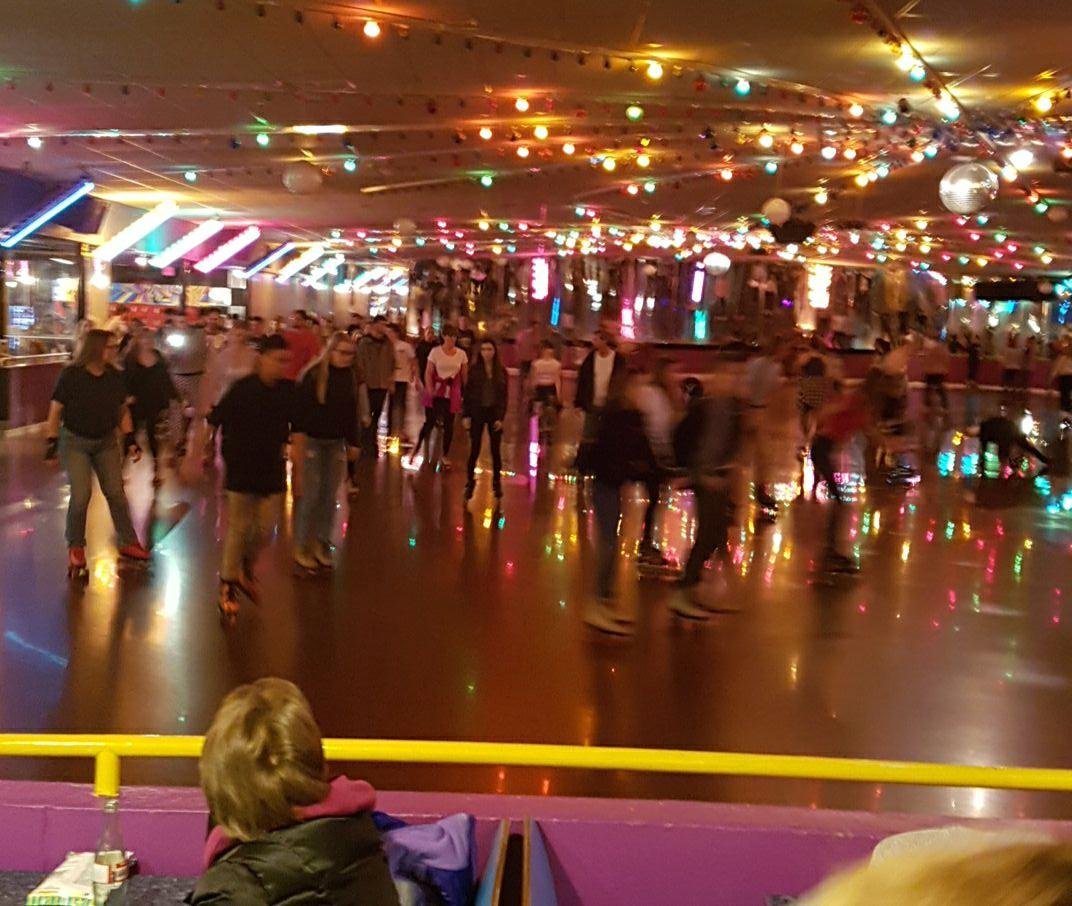 What's this being busy on a Monday night... craziness