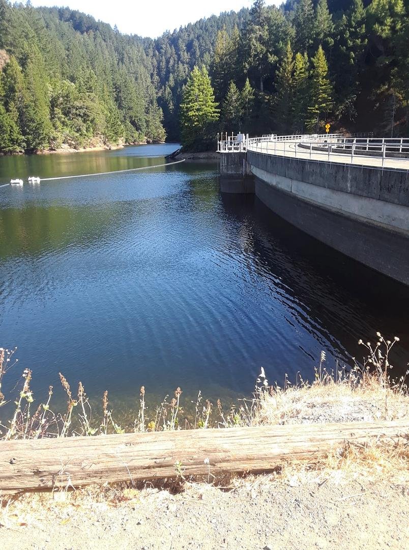 The good old Alpine Dam on an absolutely beautiful day.