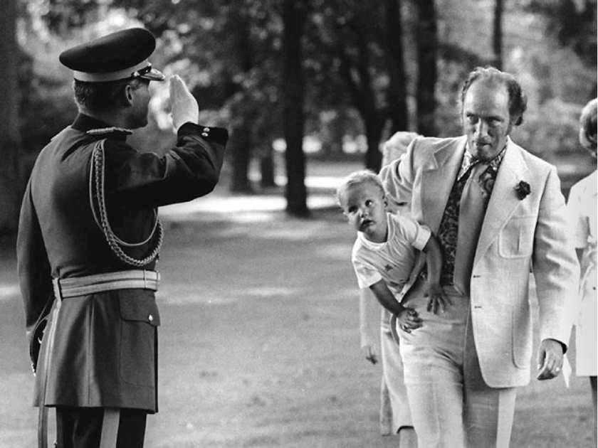Wild to think one is old enough to remember when the Prme Minister of Canada Justin Trudeau was born. I was talking to a cabbie around the election, I was going out to help my Mom. The cabbie had not been in Canada when Pi