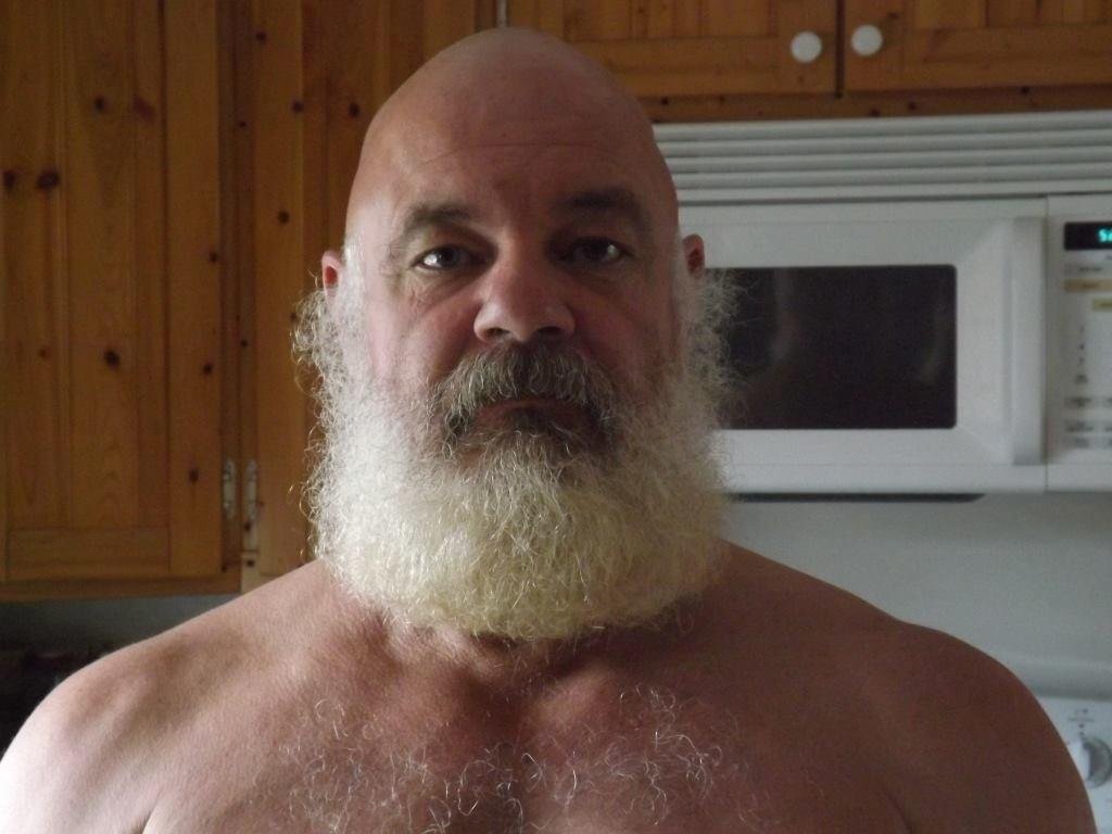 My results for 2016 letting my hair and beard grow. I took the hair off back on Mar 8 but the beard kept going until now which marks 6 months growth.