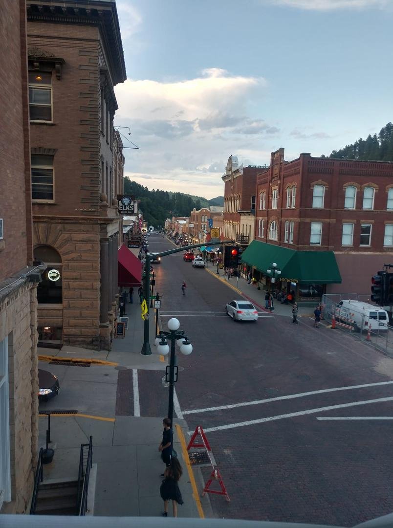 Not too busy tonight. Downtown Deadwood