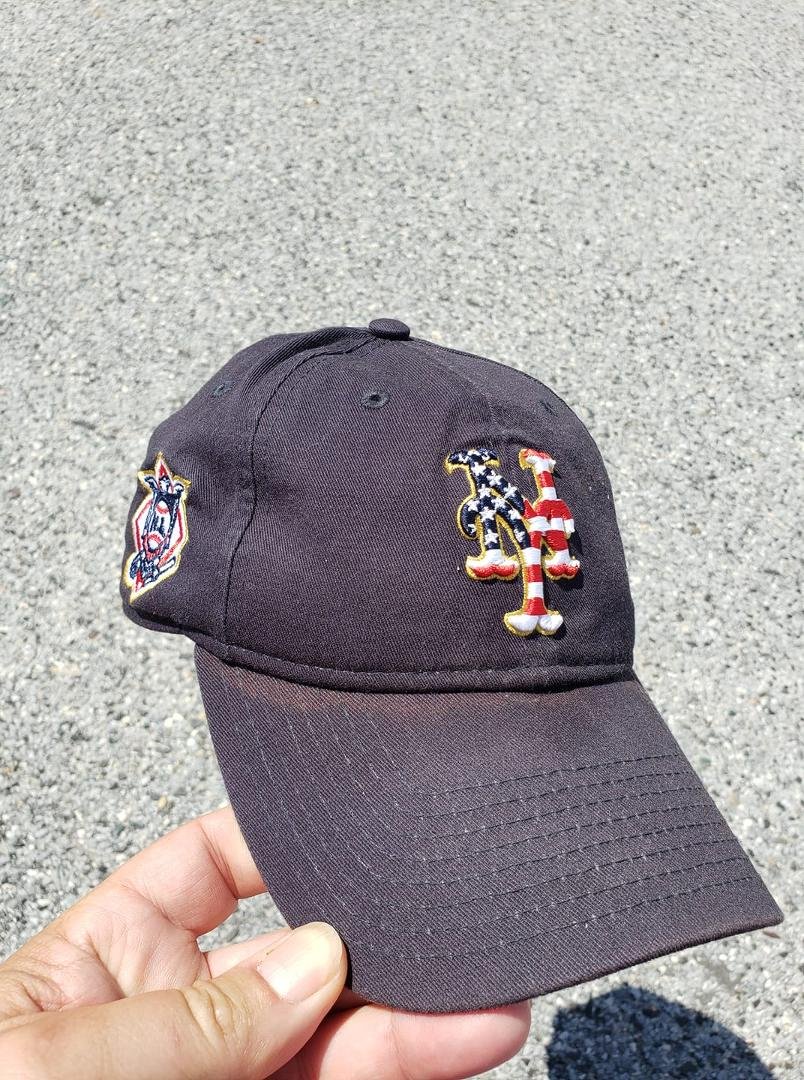 Today's hat, honoring those who served and made the ultimate sacrifice. 🇺🇸🌹🙏