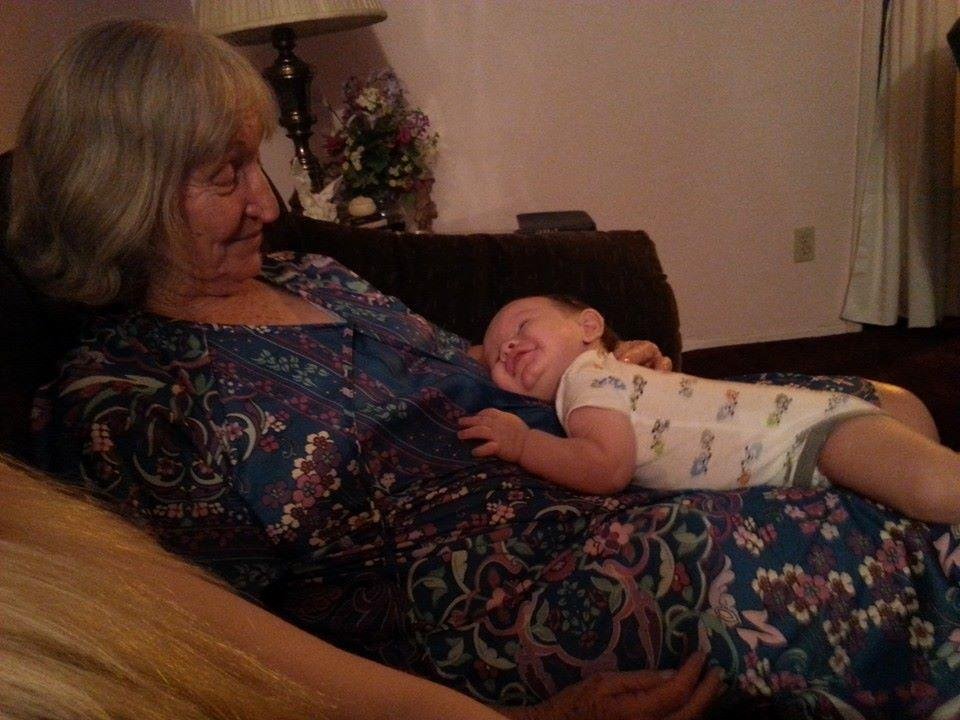Titan meets his great gramma for the first time ♡