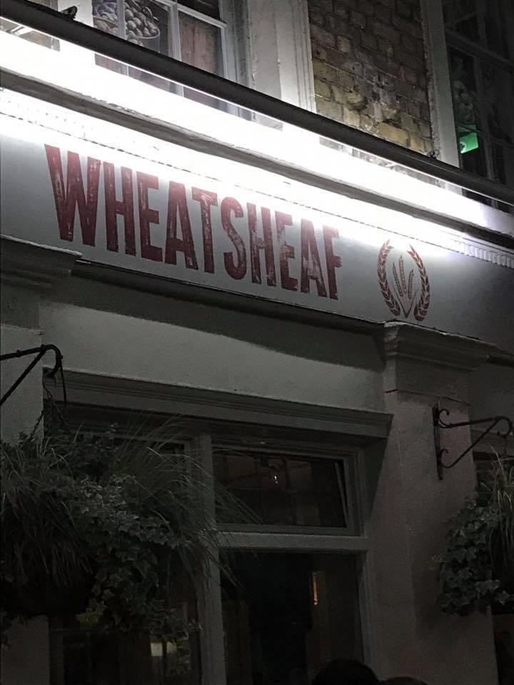 This was the 1st place I ate in London EVER on my 1st trip 3 yrs ago. Great staff, food and of course beer. Love going back. Also, this staff was instrumental in stopping one of the Borough Market attackers last month. #Eve