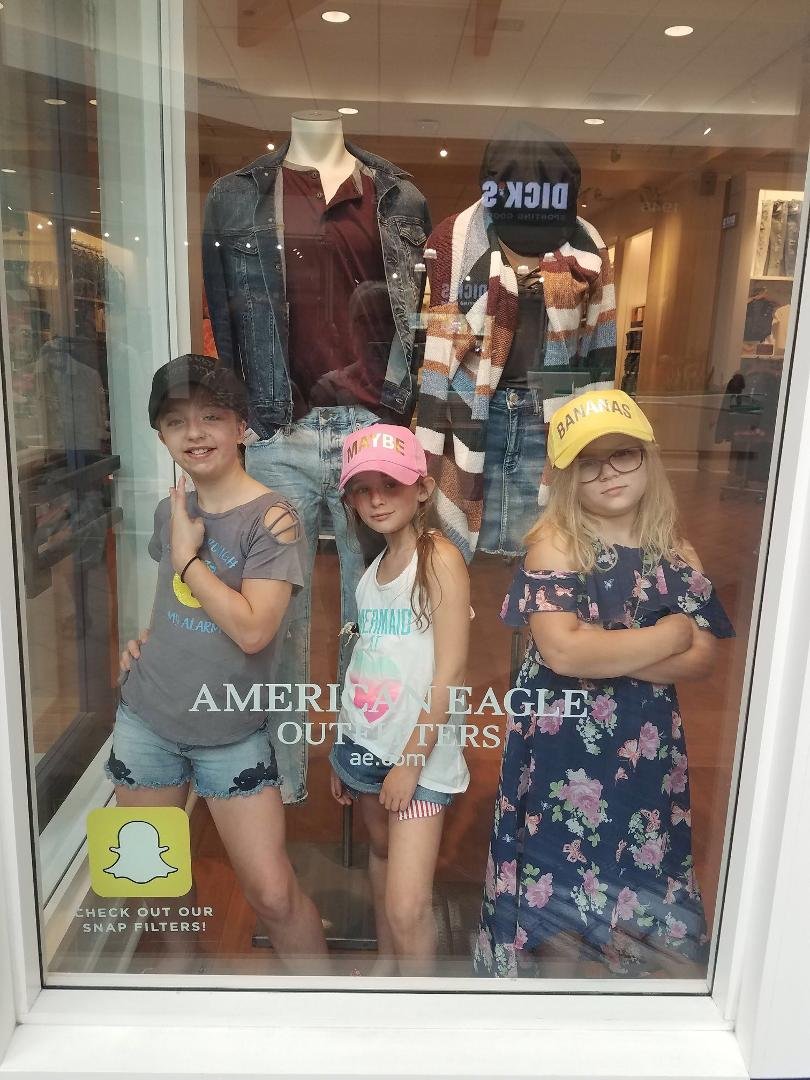 Went school shopping yesterday. What a fun day!!! While at American Eagle, the they got 3 new models! Kylee, Peyton (my granddaughters), and Kyra (Monty‘s granddaughter). 🦅😍😍😍