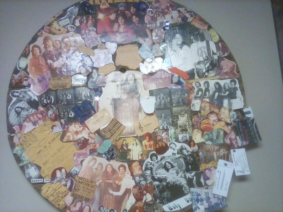 Holy Smoke Bands thru the Years ! The memorabilia wheel ....many more pics to put up in our new music room  🎶 🎶🎤🎻🎸🎹🎷🎺 🎙🎶🎶 😃