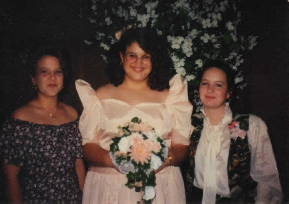 I meant to post this yesterday - This was 29 years ago at my mom and dad’s wedding with 2 of my dearest friends.
Loving the early 90’s fashions 😂😂