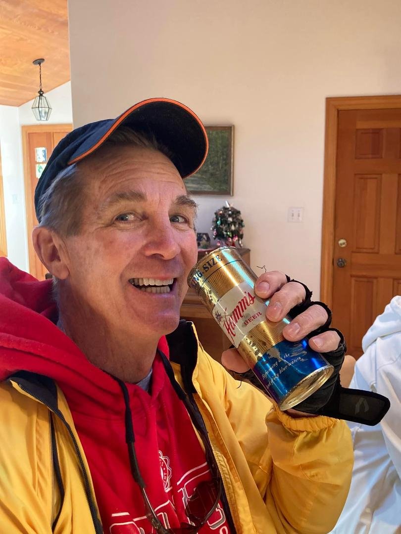 Best Christmaspresent ever. Antique Hamm’s from my best bro in law Mark. What are you getting Uncle Bobo?
Tastes as good as the first day it was brewed.