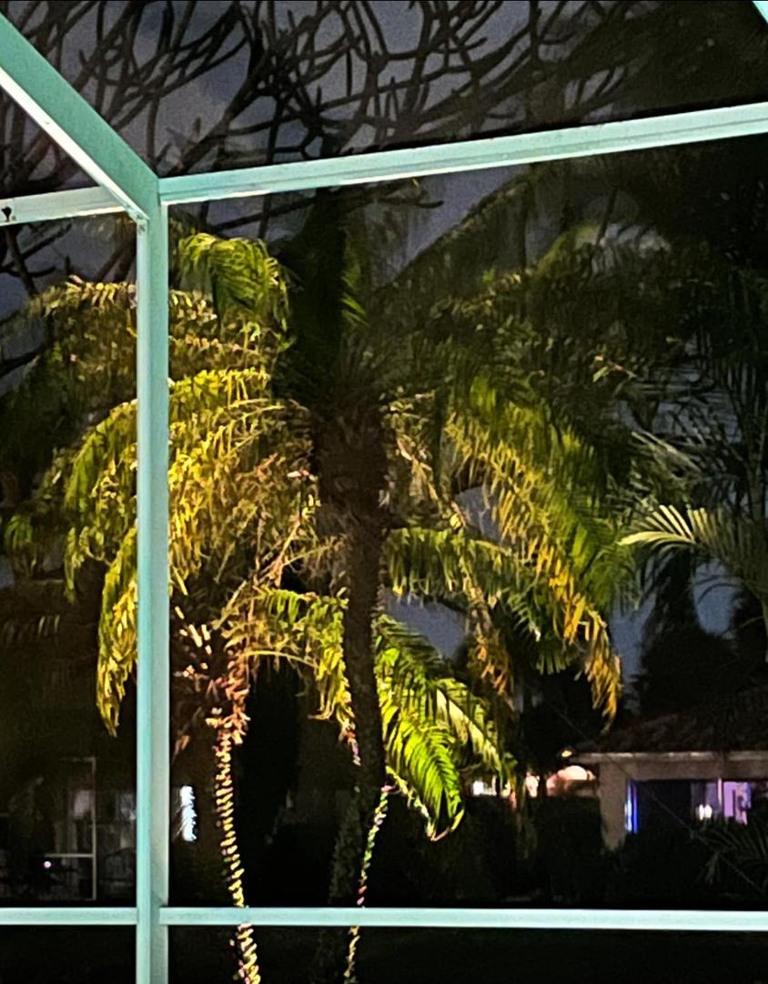 Looks like a perfect night to relax on the lanai.