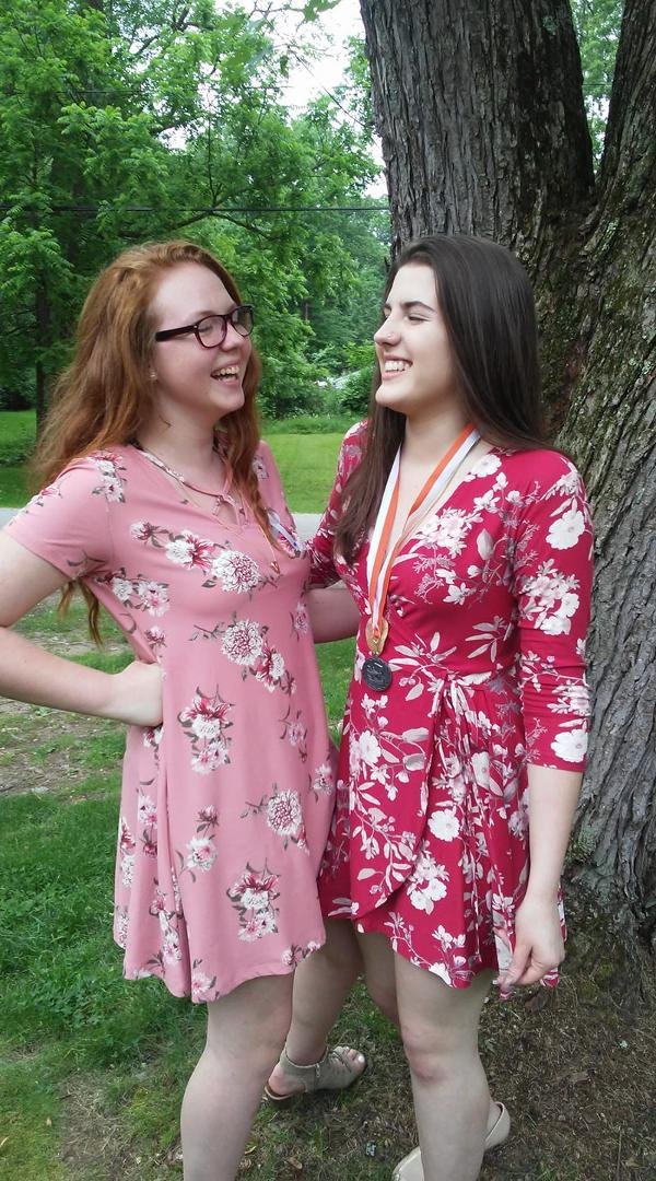 Look at these 2 beautiful graduates of 8th grade!!! Congratulations Jenna Alana and Mckenna Fitzgerald Love you girls❤ I'm so proud of u both 👭