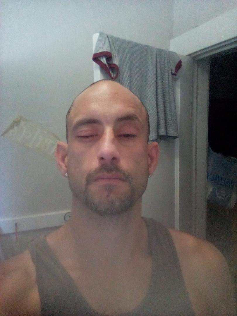 This is wat it looks like to be sicc af!!! I wish dat I would just die... I feel horrible cuz.