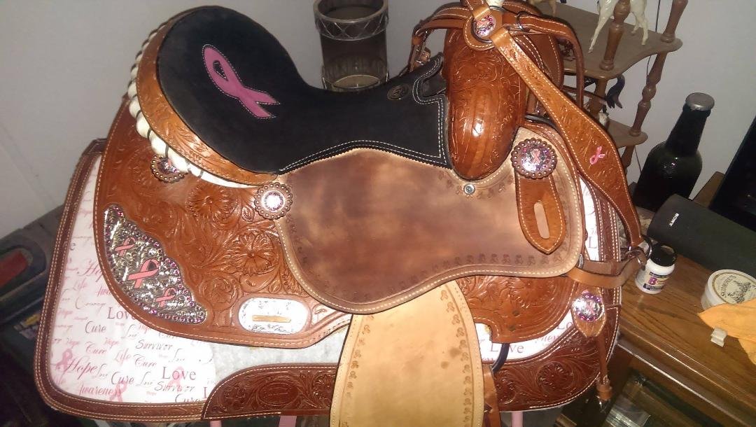 Doing some oil work on my saddle tonight to see if the color will darken up a bit