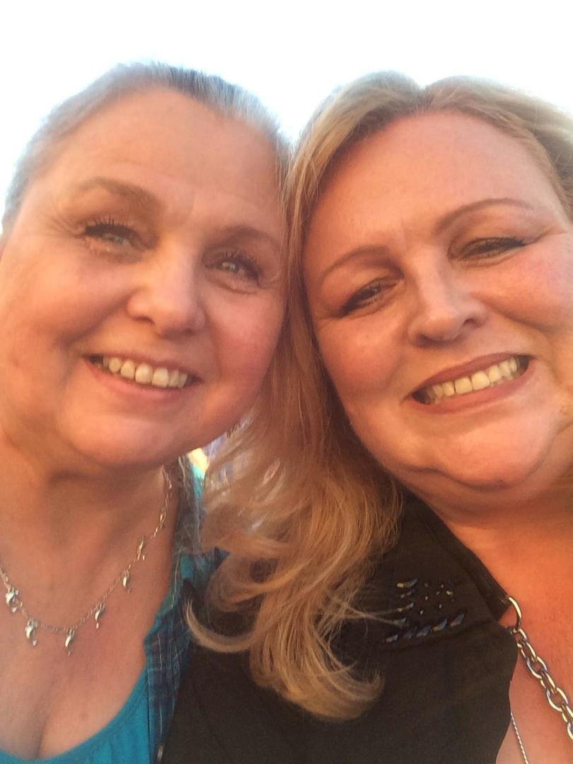 Happy Burthday to my dear Sister. Love you so much and appreciate you every day.