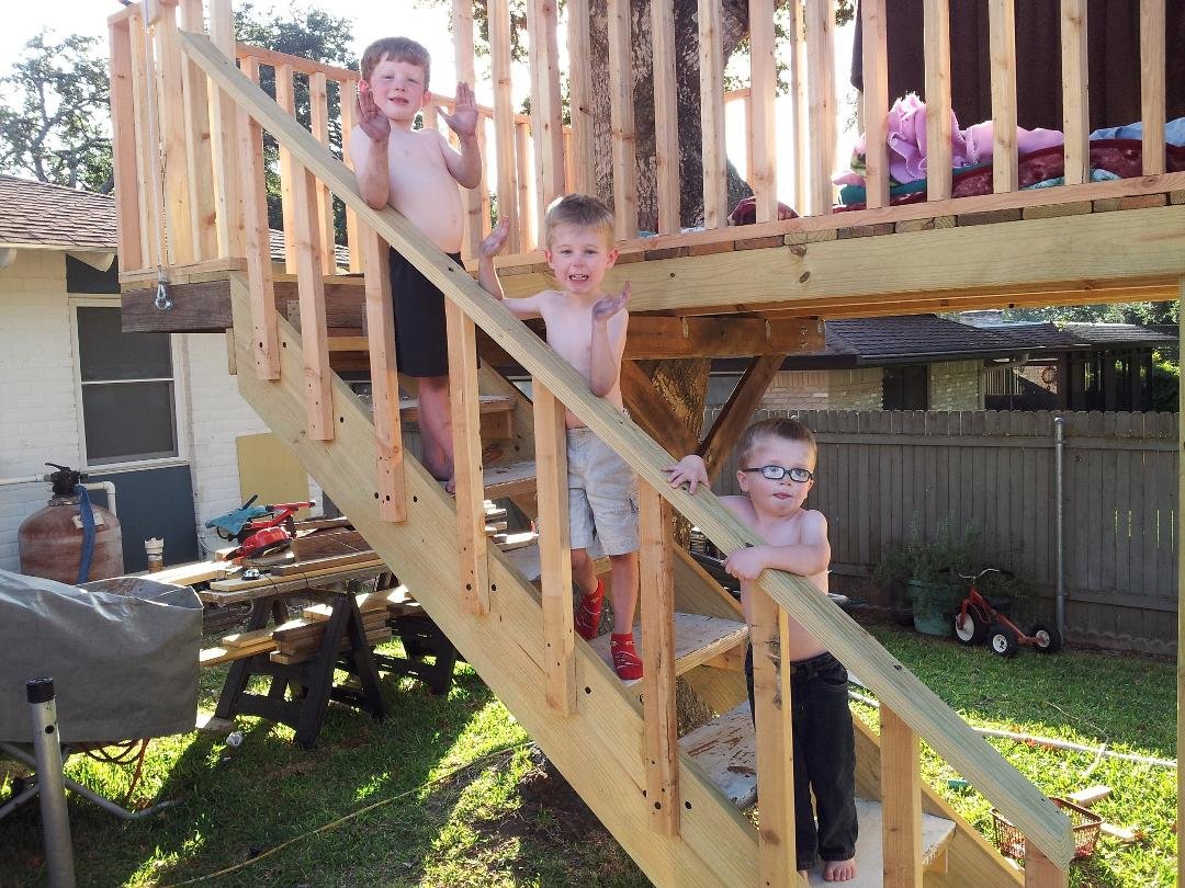 All of our children were home for Thanksgiving. Grandpa wanted to make sure they had a tree house so that was our project for a while before they all arrived. We all had a wonderful time even though we had a few that were n