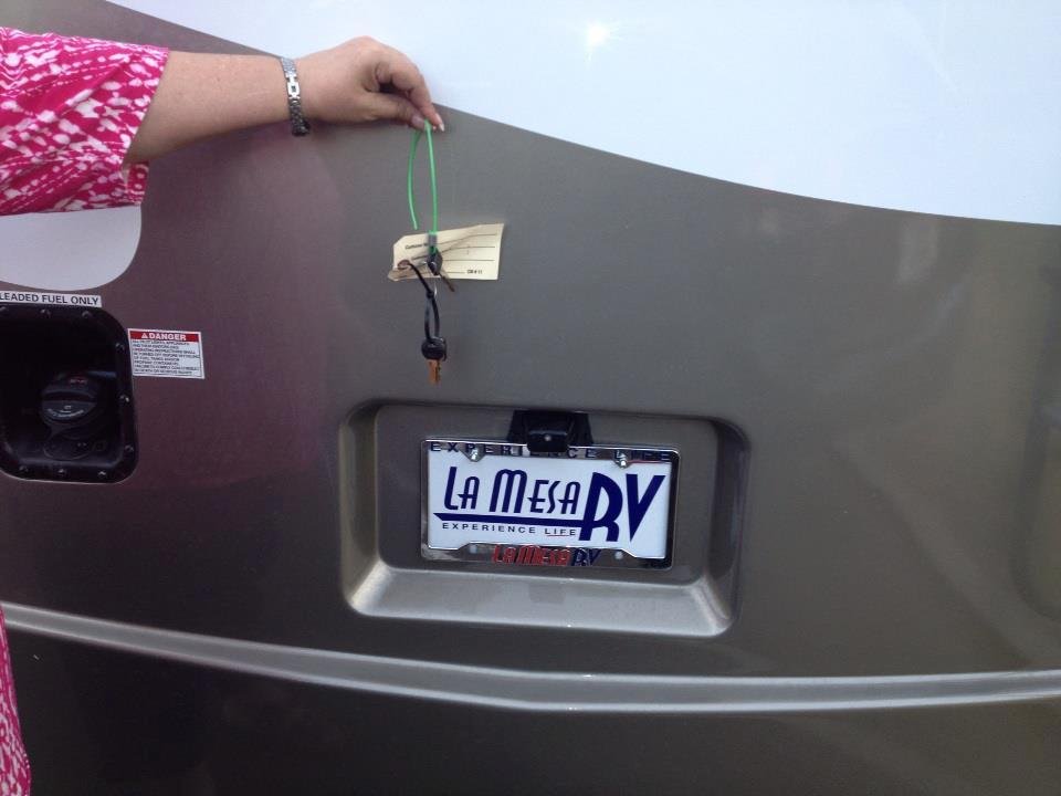 Can you believe that you can buy a new motorhome from a company that puts the customer first and end up with wire ties key chain . Now that's takes a lot of class