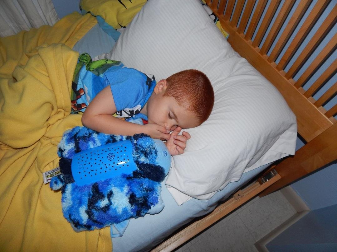 Finally back home and in bed after a long and fun day with Mickey. Mommy and daddy can get some rest to. Having fun is so exhausting.