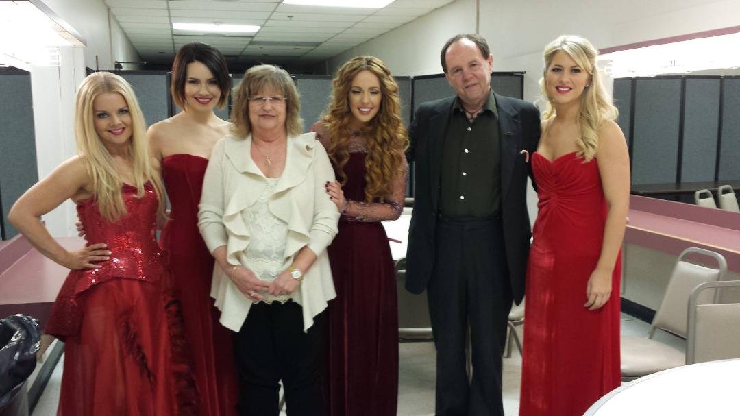 Backstage with my sister, Roberta Holmstrom Townes at the final Anchorage performance of Celtic Woman. What a phenomenal show. Thanks ladies!