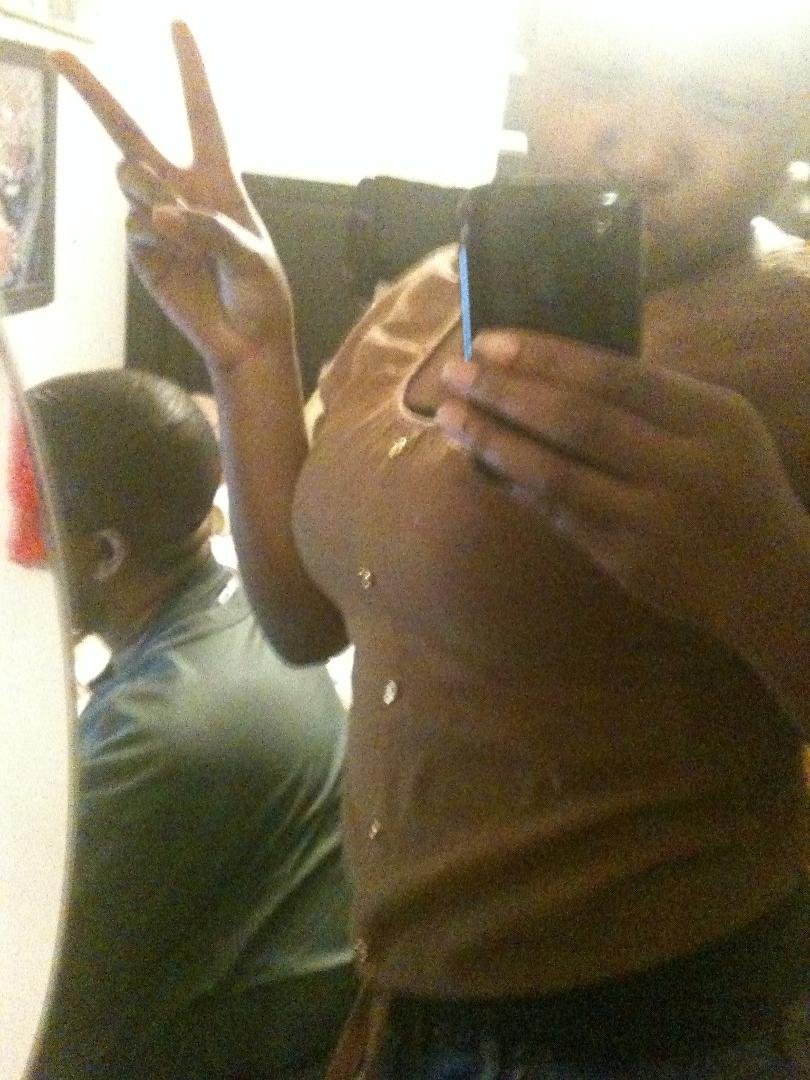 Jazzy Ikwuakam In my room !!!