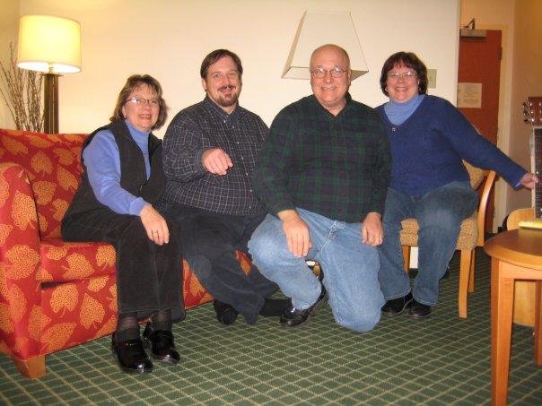 Tim and I had a wonderful but too shorth visit with my sister, Janice, and my bro-in-law, Tony, in Elizabethtown , KY. What a special way to start the new year. :)